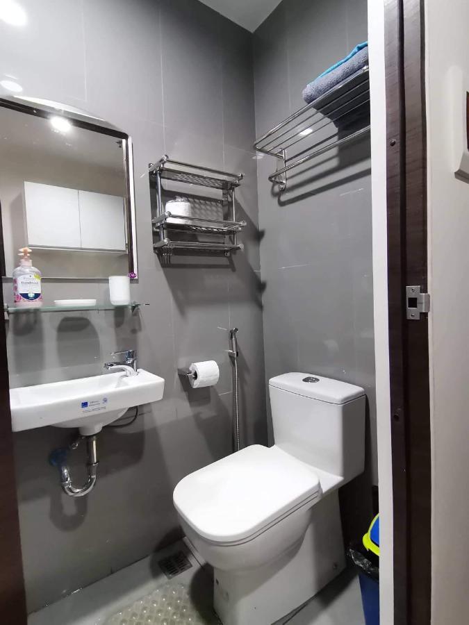 Fully Furnished Studio With Balcony In Air Residences Makati Philippines Manila Esterno foto