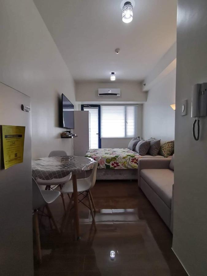 Fully Furnished Studio With Balcony In Air Residences Makati Philippines Manila Esterno foto